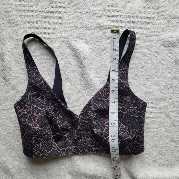 Lululemon Like Nothing Cupped Light Support Back Clasped Bra- Rose Black - Picture 5 of 7